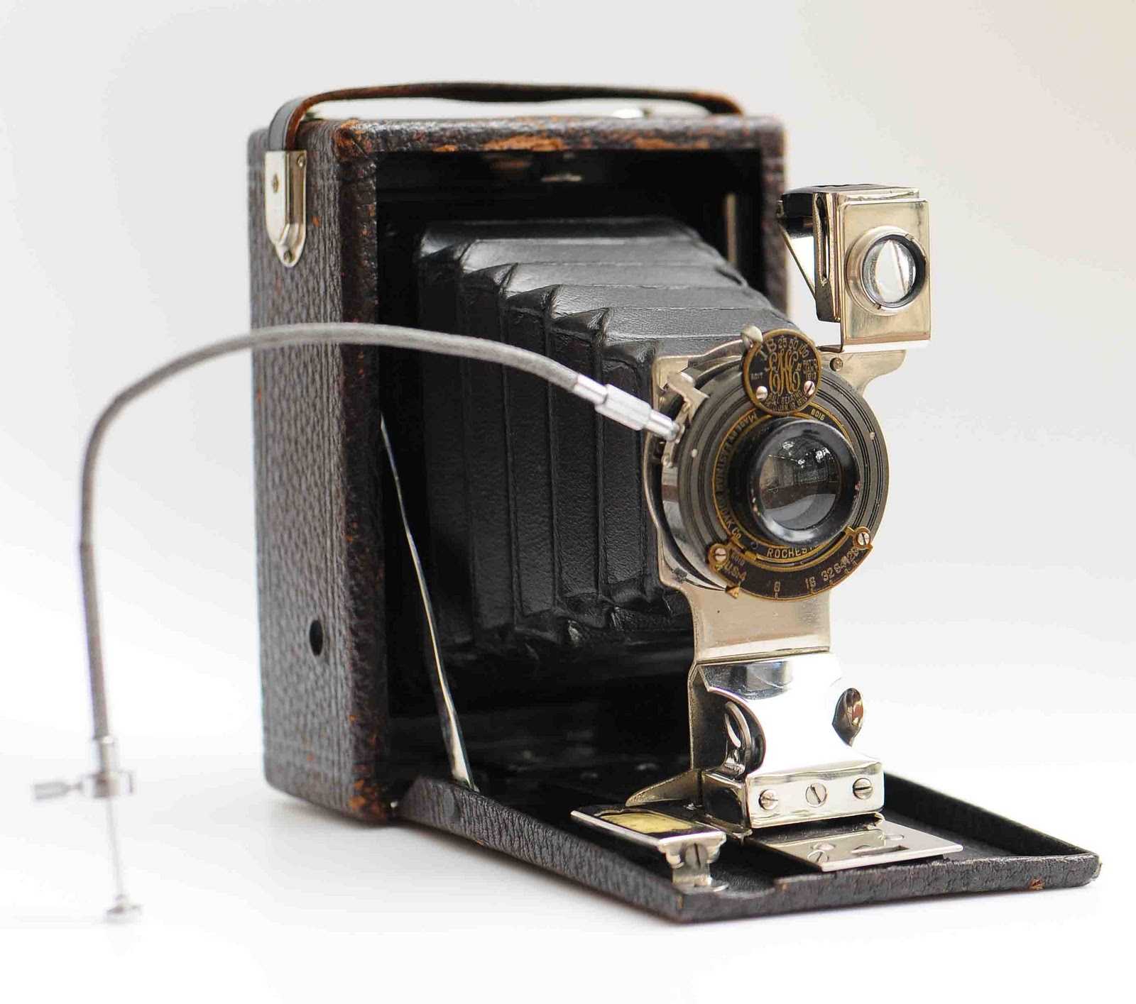 В каком году вышла камера. Истмен Кодак. Камера Кодак 1888. Фотоаппарат Кодак м763. 1888 Год камера Кодак.