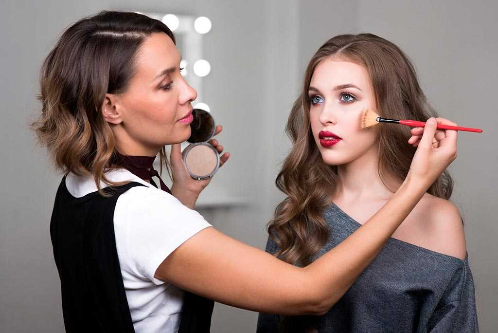 Чтобы сделать фотографию макияжа модели максимально яркой, есть несколько важных советов, о которых вы должны знать