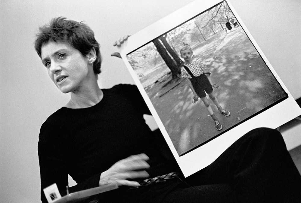 Знаменитый американский фотограф Диана Арбус Diane Arbus очень не любила, когда ее называли мастером съемки фриков Однако в историю она вошла, прежде всего, как один из первых фотографов, кто умел снимать людей с физическими отклонениями